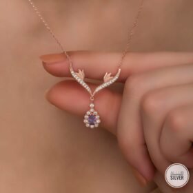 قلادة جناح الملائكة مع حجر الزركون البنفسجي