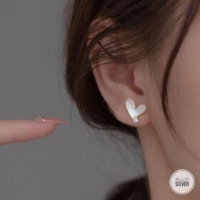 أقراط القلب والوردة