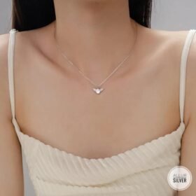 قلادة التاج ذو الجناحين