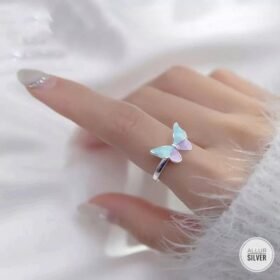 خاتم الفراشة الملونة