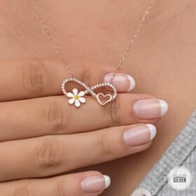 القلب وزهرة عباد الشمس تجتمعان معا الى اللانهائية