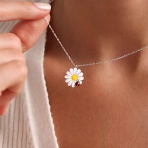 Daisy Necklace