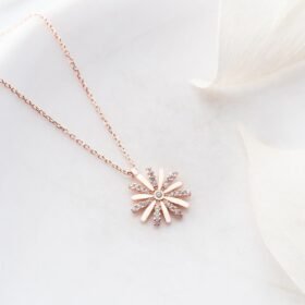 Sleek Bloom Necklace