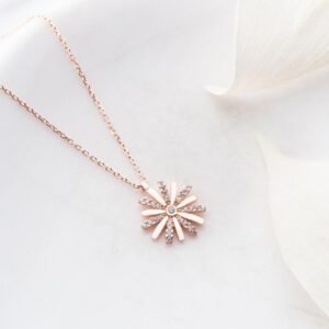 Sleek Bloom Necklace